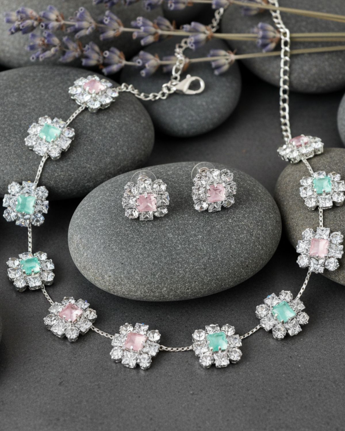 Divinera Ishita Necklace Set