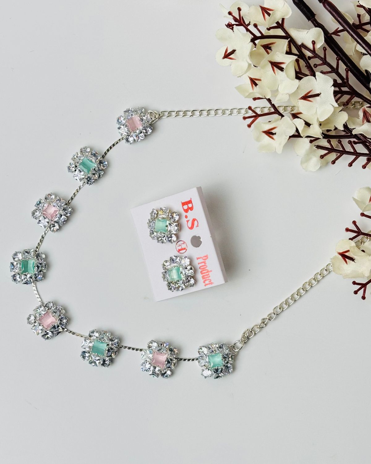 Divinera Ishita Necklace Set